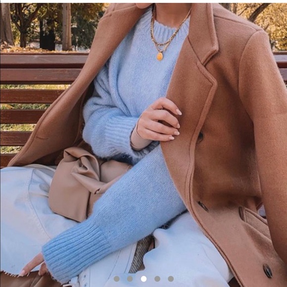 Round neck knit sweater. Beautiful sky blue colour - Picture 4 of 9